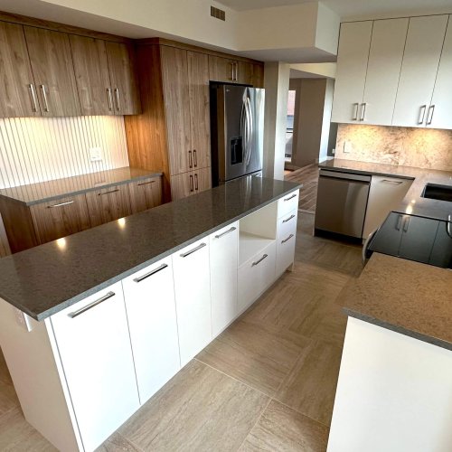 Re╠ünovation majeur majeur d'un condo a╠Ç Montre╠üal - Cuisine